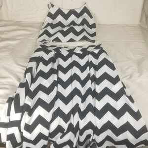 Moxeay Chevron Two Piece Skirt Set Womens Large Black White Excellent Zig Zag‎